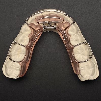 Αγορά Comfortable Stainless Steel Acrylic Hawley Retainer Effective Orthodontic Solution online manufacture